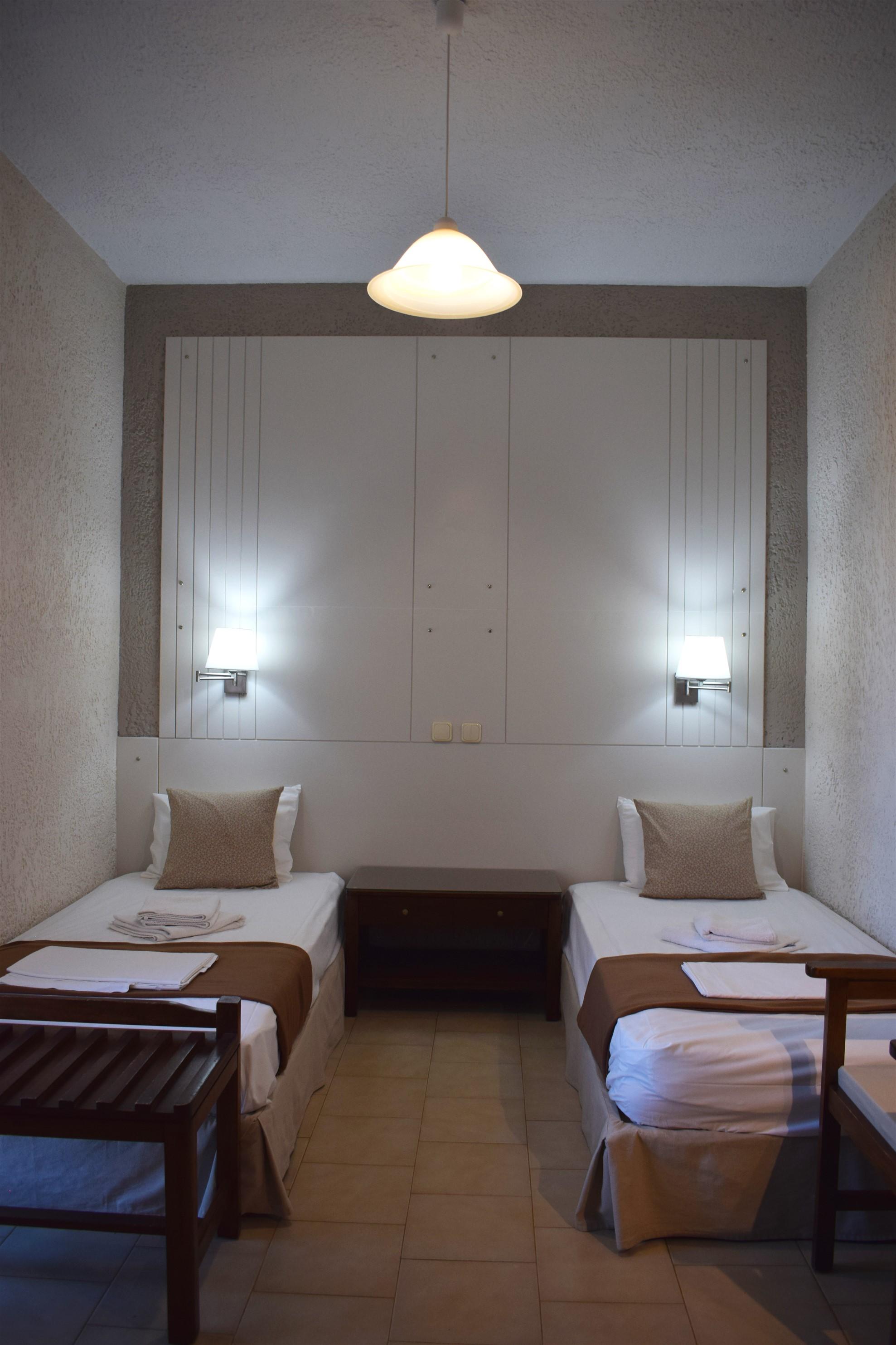 Altis Hotel Малиа Екстериор снимка