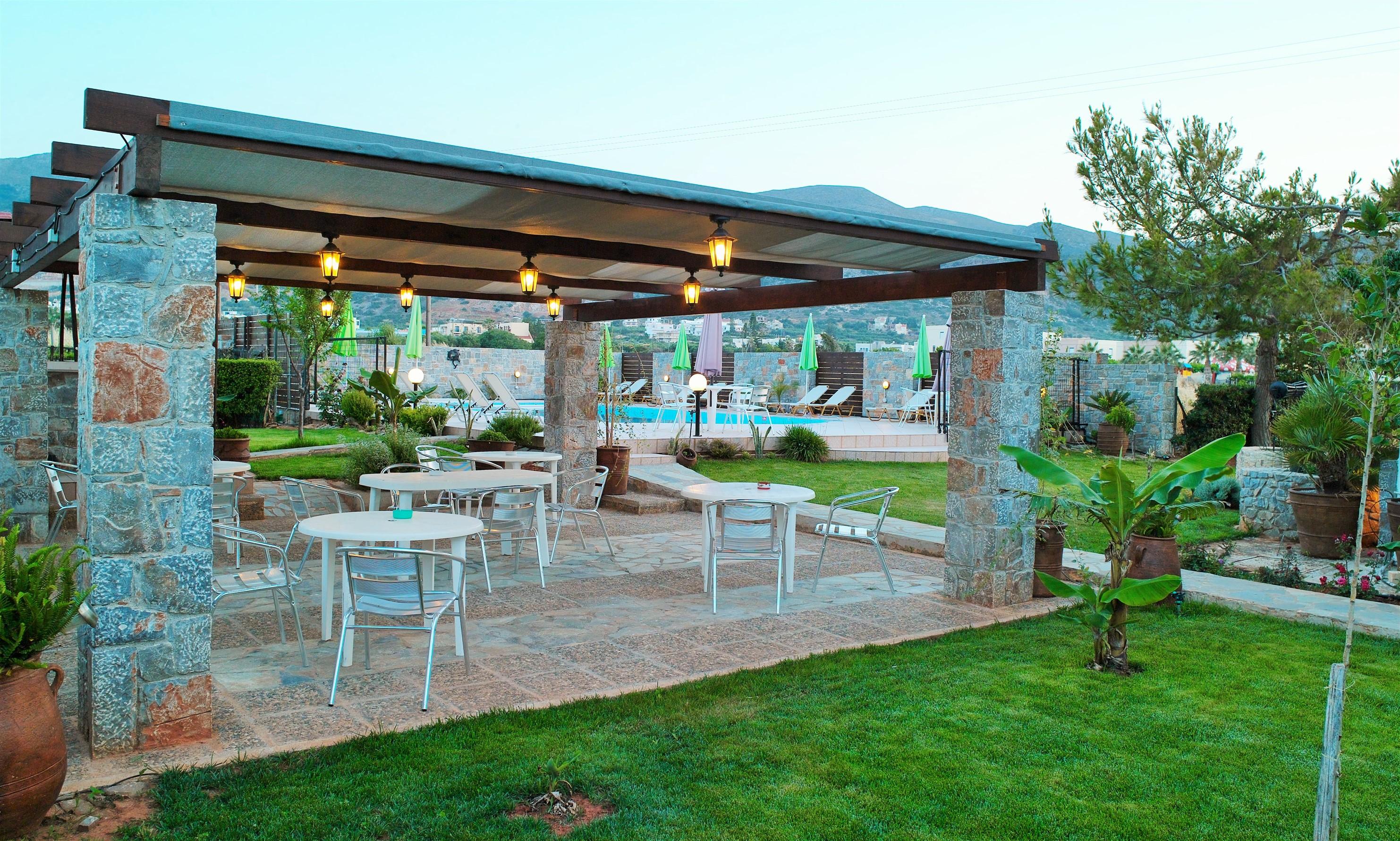 Altis Hotel Малиа Екстериор снимка