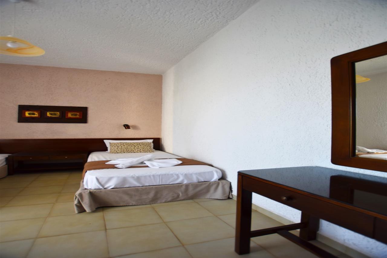Altis Hotel Малиа Екстериор снимка