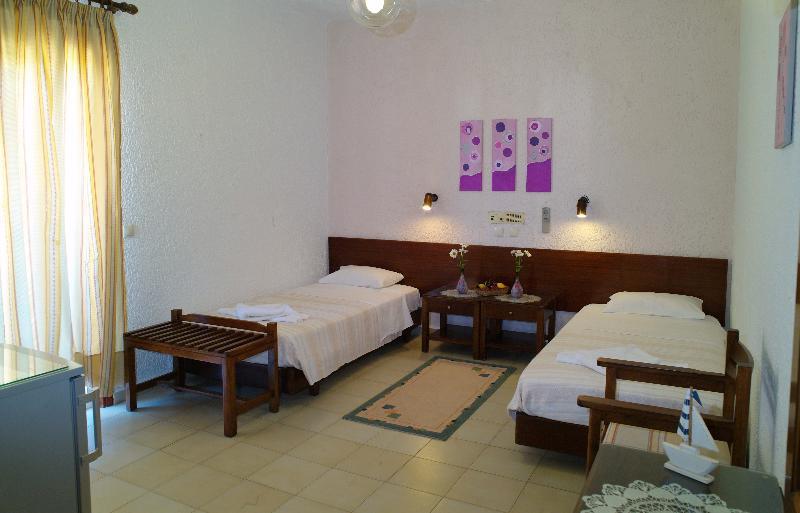Altis Hotel Малиа Екстериор снимка
